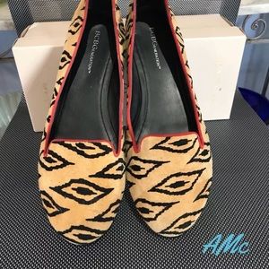 BCBG Ballett Flats 9M Tribal/Cherry 🍒 Adorable 🍒